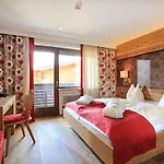 Alexander Hotel 4*