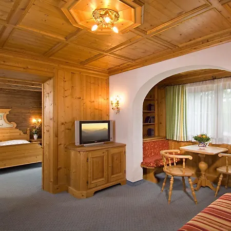 アレキサンダー 4* キルヒベルク・イン・チロル