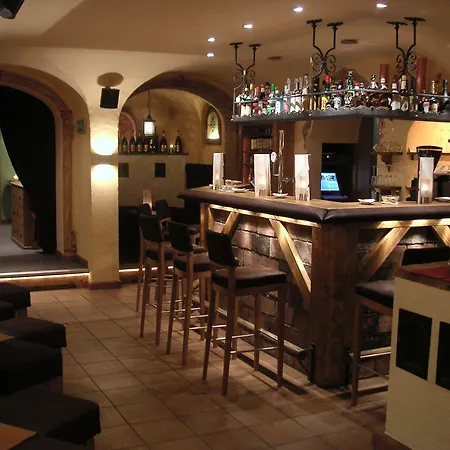 ألكساندر كيرشبرغ ان تيرول