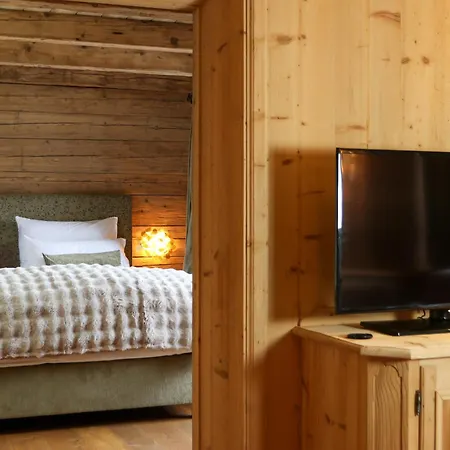 Alexander מלון 4*