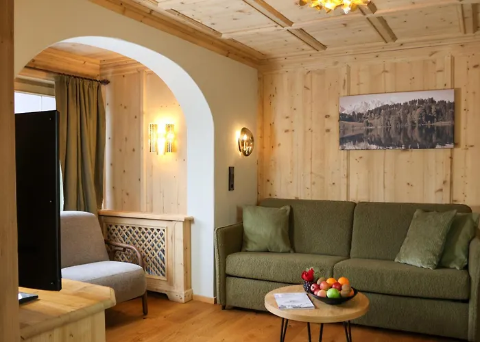 מלון Alexander 4*