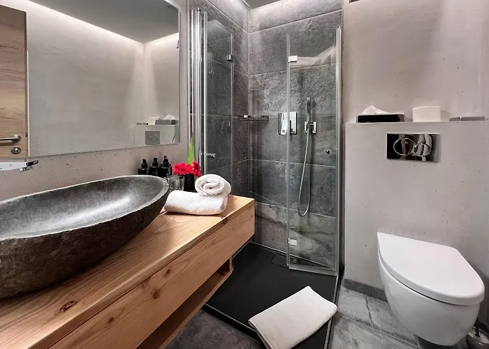 亚历山大酒店 4*